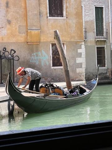 San Marco Apartment With Canal View Venecia Exterior foto